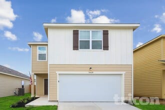 Building Photo - 14624 Maple Ter