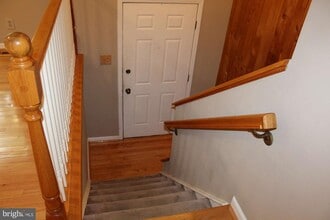 Building Photo - 7 Georgian Ct