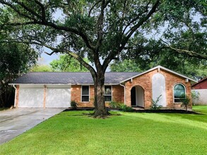 Building Photo - 1910 Pear Creek Cir