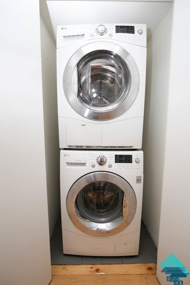 Foto del edificio - 167 N 6th St