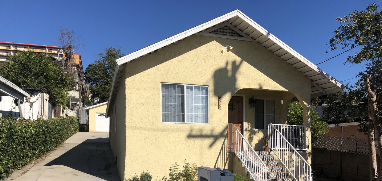 Primary Photo - 4031 Floral Dr