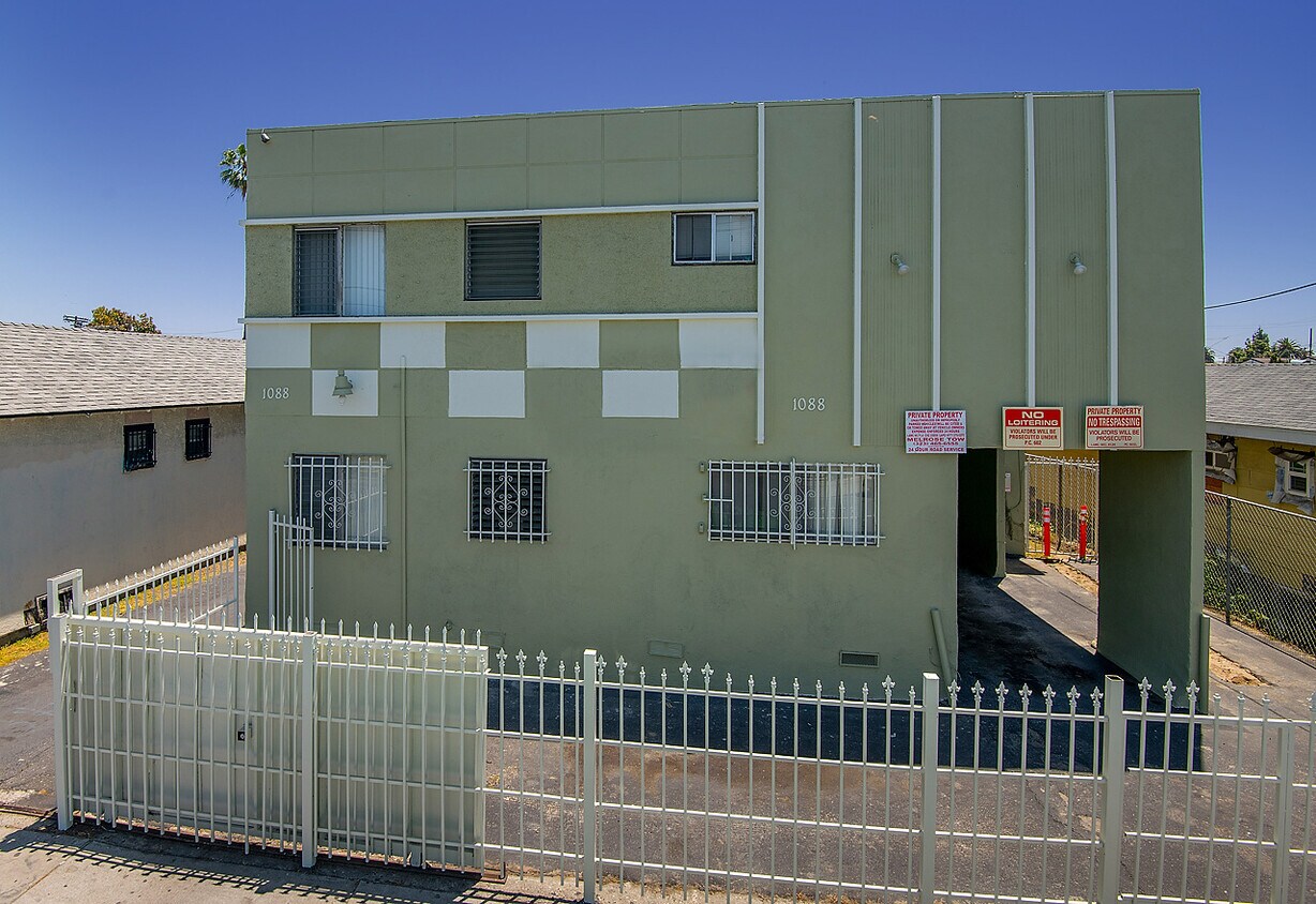 Foto principal - 1088 W 39th St
