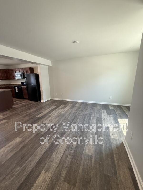 Building Photo - 103 Fernside Ct
