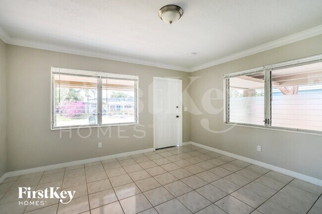 Foto del edificio - 4810 NE 8th Ave
