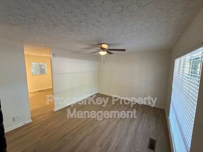 Building Photo - 630 Ward Pl