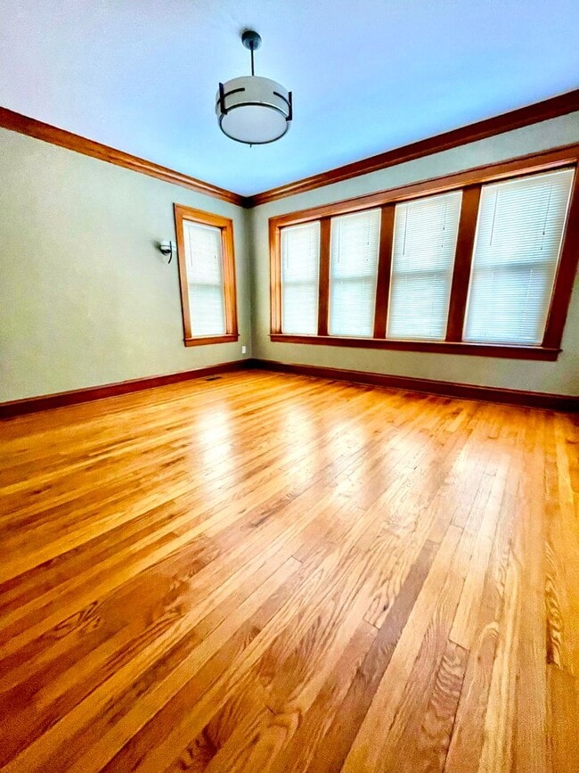 Foto del edificio - 3227 N Albany Ave