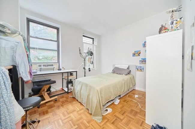 Building Photo - 2 bedroom in New York NY 10036