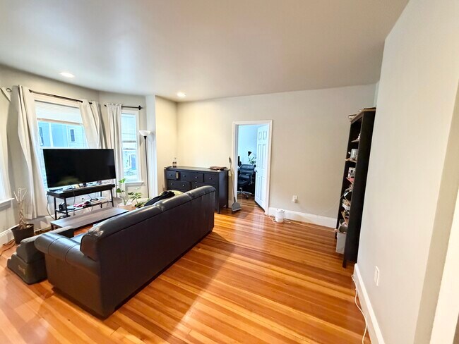 Foto del edificio - 11 Glenway St