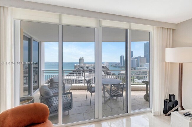 Foto del edificio - 848 Brickell Key Dr