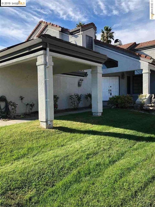 Primary Photo - 5505 Edgeview Dr