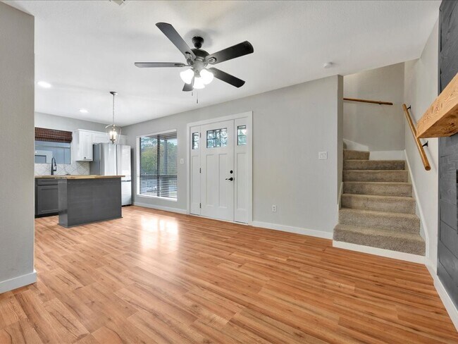 Foto del edificio - 41 Harbour Row Dr