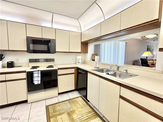 Building Photo - 1203 Commonwealth Cir