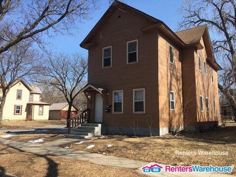 Primary Photo - 1430 Irving Ave N