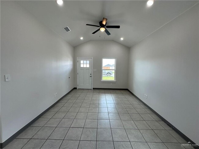 Foto del edificio - 10 Summit Rd