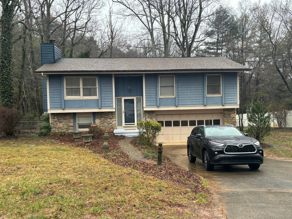Primary Photo - 77 Overlook Rd