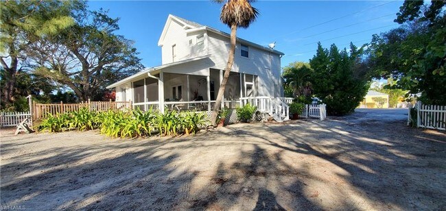 Building Photo - 6477 Sanibel Captiva Rd