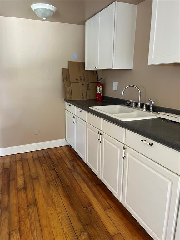 Building Photo - 221 SE Sanchez Ave