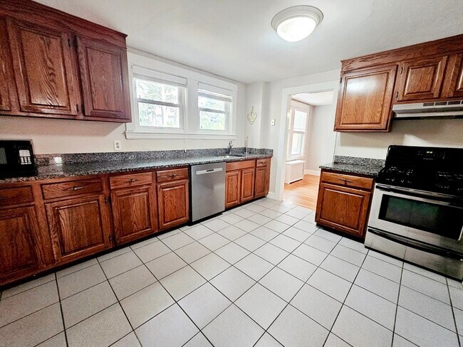 Foto del edificio - 9 Keefe Ave