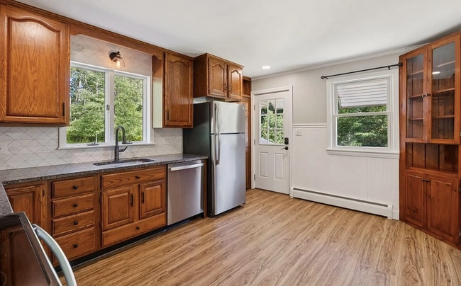 Building Photo - 45 Emery St