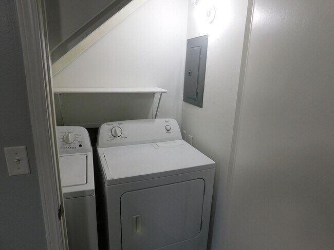 Foto del edificio - 2 Bed 1.5 Bath Condo