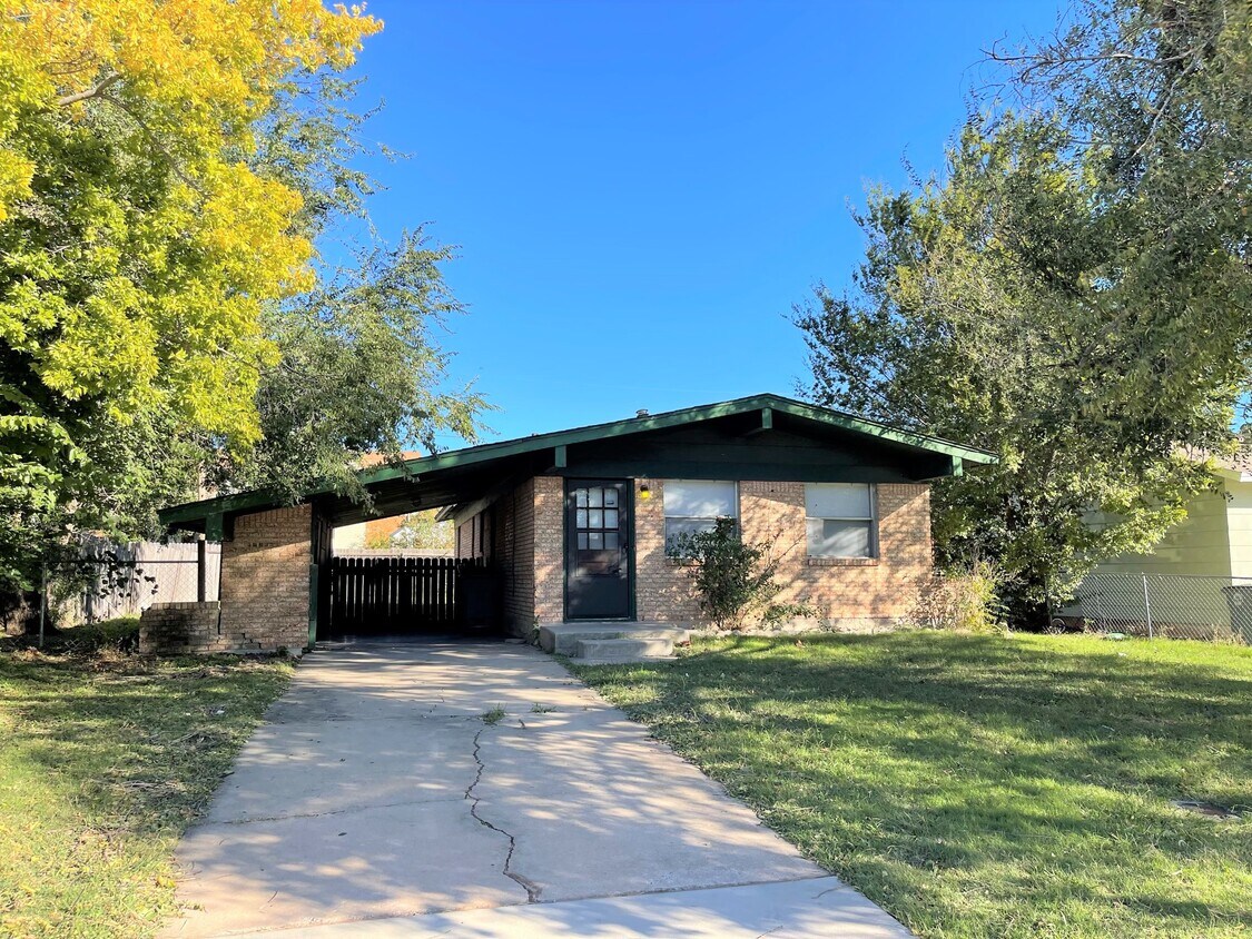 Primary Photo - 4015 NW Lindy Ave