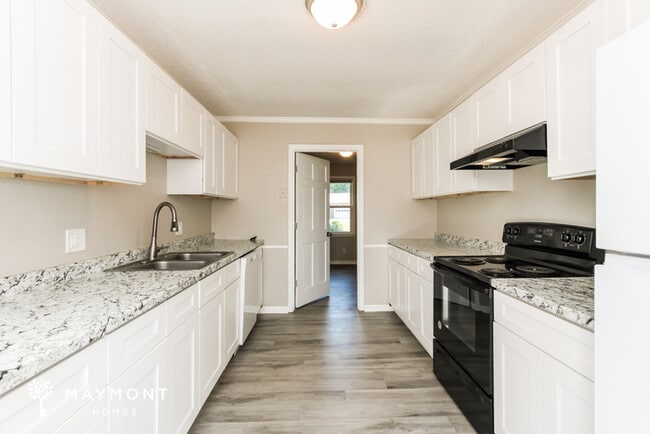 Building Photo - 3-Bedroom Brick Home in Columbia, SC