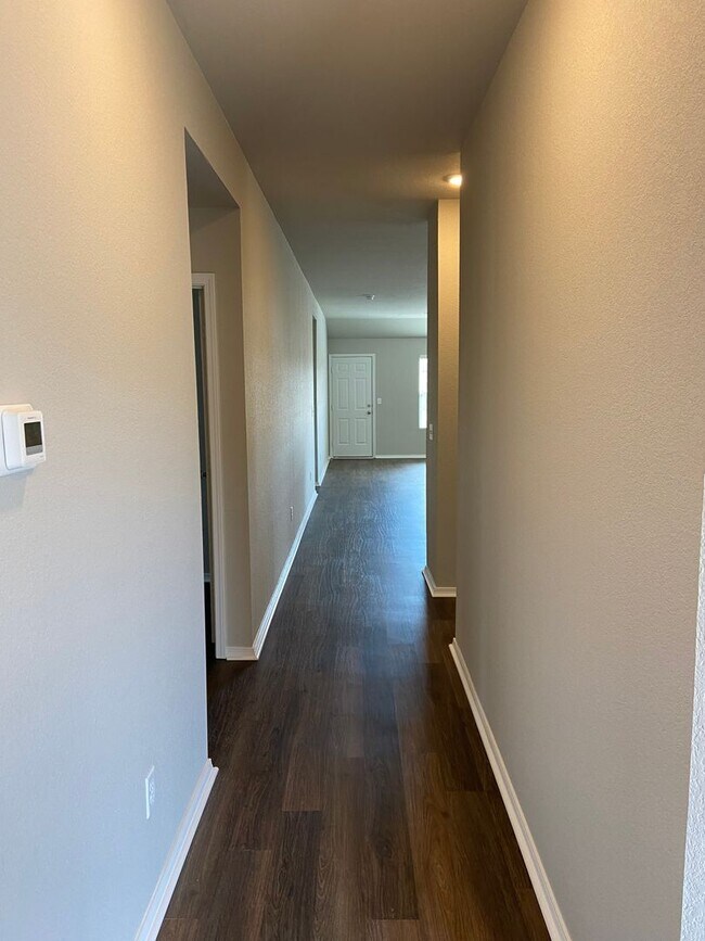 Foto del edificio - *Pre-Leasing*  Four Bedroom | Two Bath Hom...