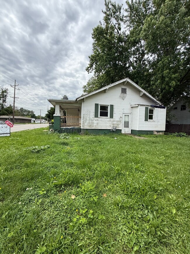 Building Photo - 1105 S Jasper St