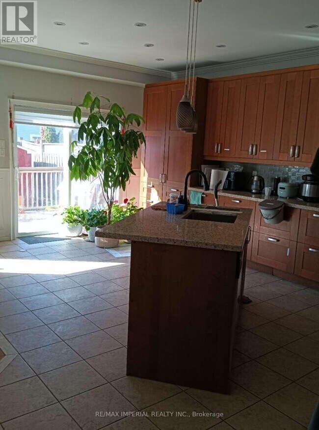 Photo du bâtiment - 1599 Coldstream Dr