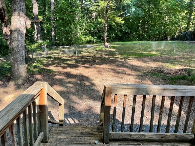 Building Photo - 3 BEDROOM 2 BA SINGLEWIDE  MOBILE HOME W R...
