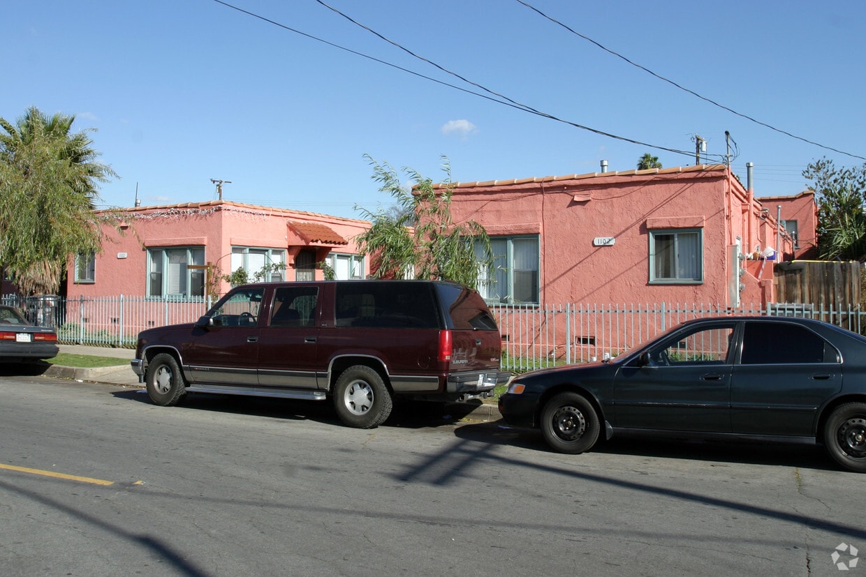 Building Photo - 1102 Gardenia Ave