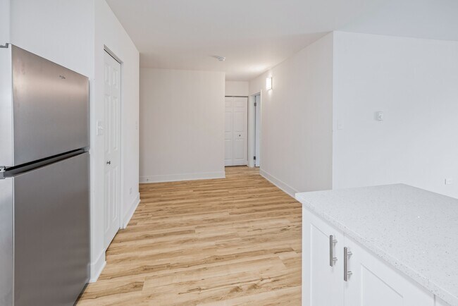 Foto del edificio - Modern 2 Bedroom Apartments | Recently Renovated | Pet Friendly | Prime Location