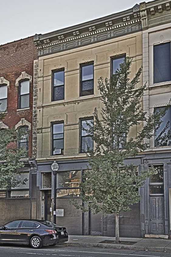 Building Photo - 1832 S Halsted St