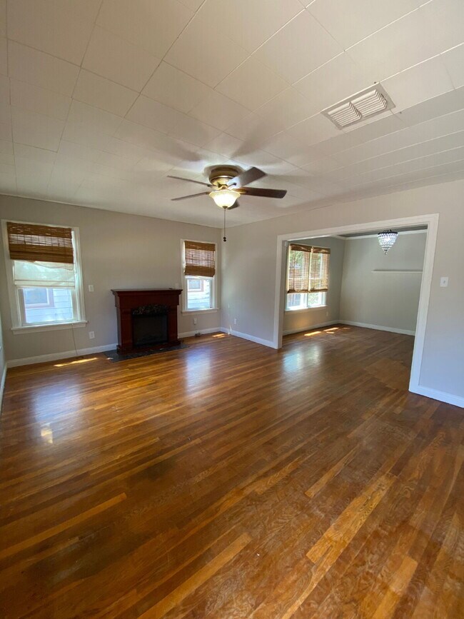 Foto del edificio - Beautiful 3 bedroom 2 bath home in Tech Terrace