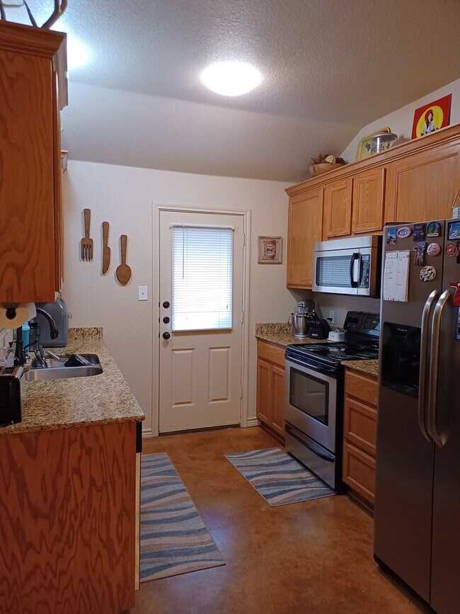 Foto del edificio - 809 Golf Course Rd