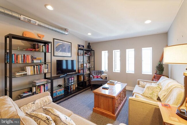 Foto del edificio - 135 N 3rd St