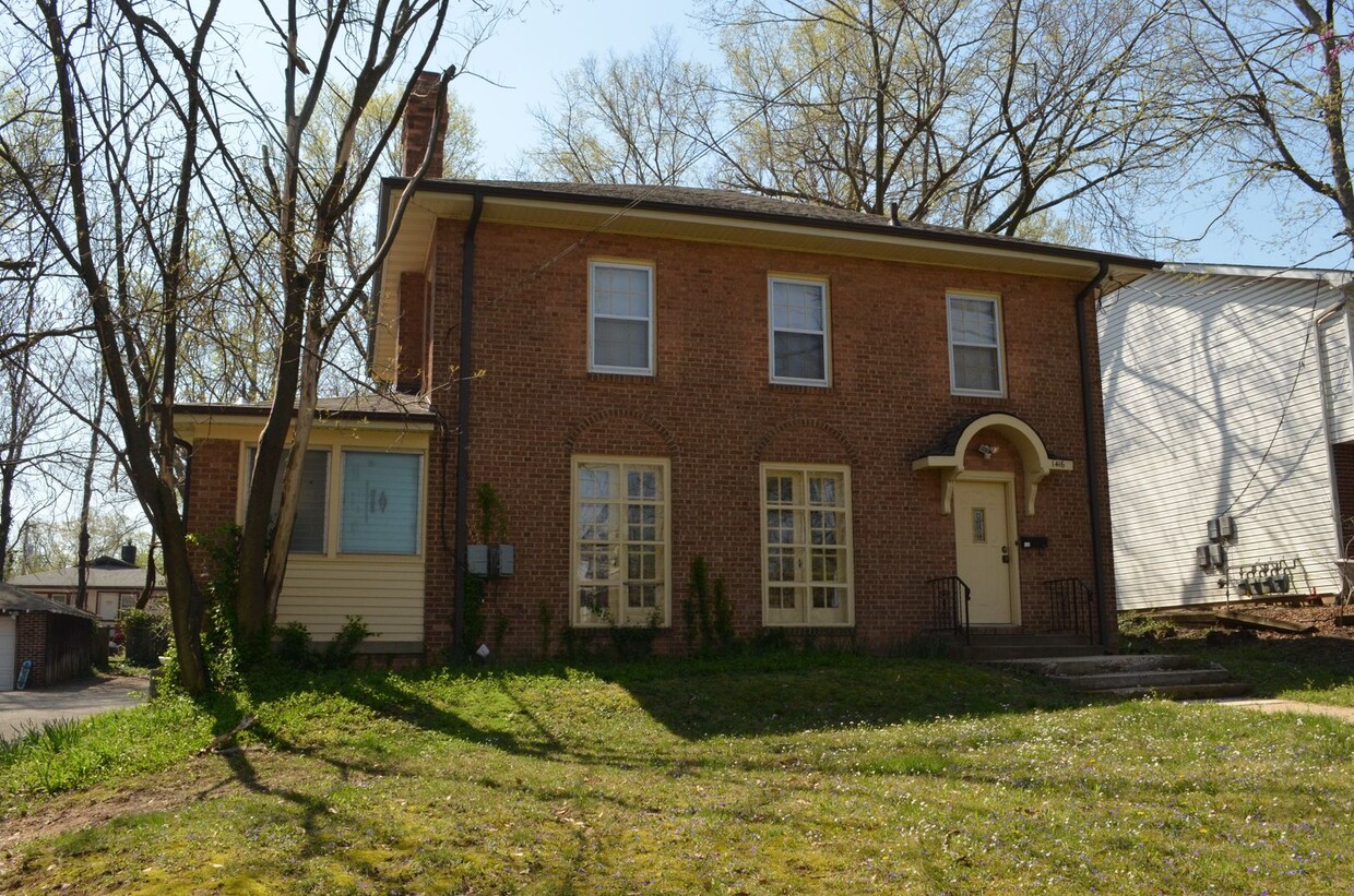 Primary Photo - 4 Bedroom/3 Bathrooms House in East Campus