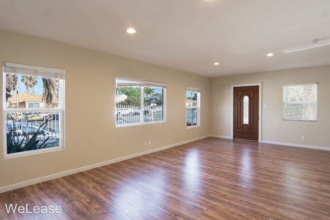 Building Photo - 3 br, 1 bath House - 4373 Logan Avenue