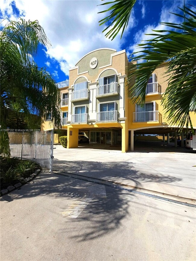 Building Photo - 437 SW 7th St