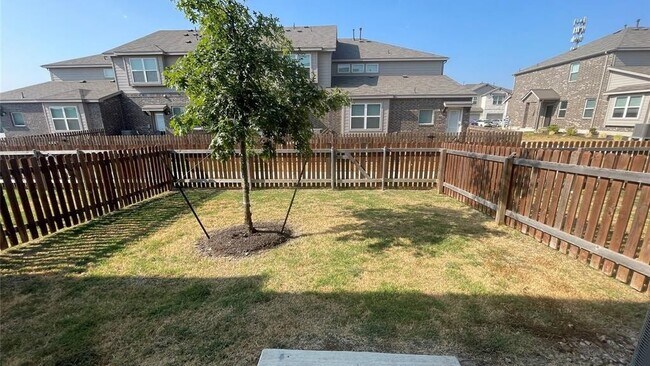 Foto del edificio - 603 Caterpillar Ln