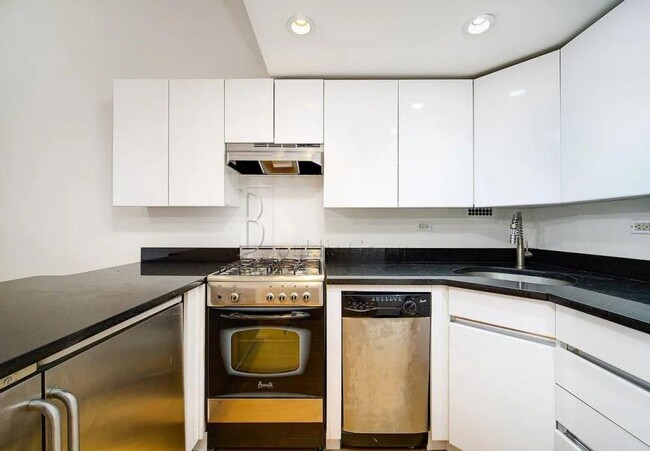 Building Photo - 1 bedroom in New York NY 10065