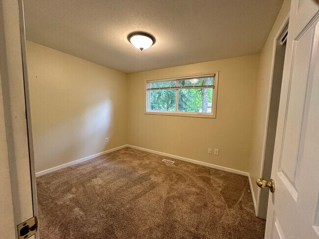 Foto del edificio - 2935 NW Satinwood St
