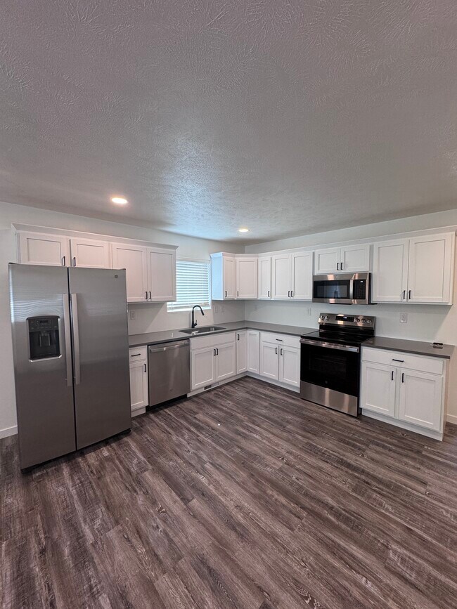 Foto del edificio - 202 E Plum St