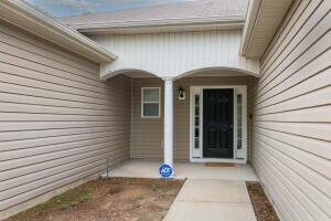 Building Photo - 501 Sebastian Dr