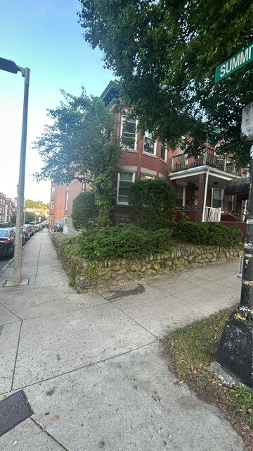 Foto del edificio - 1516 Commonwealth Ave