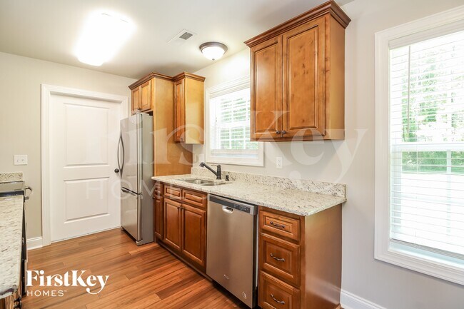 Foto del edificio - 438 Garland Dr