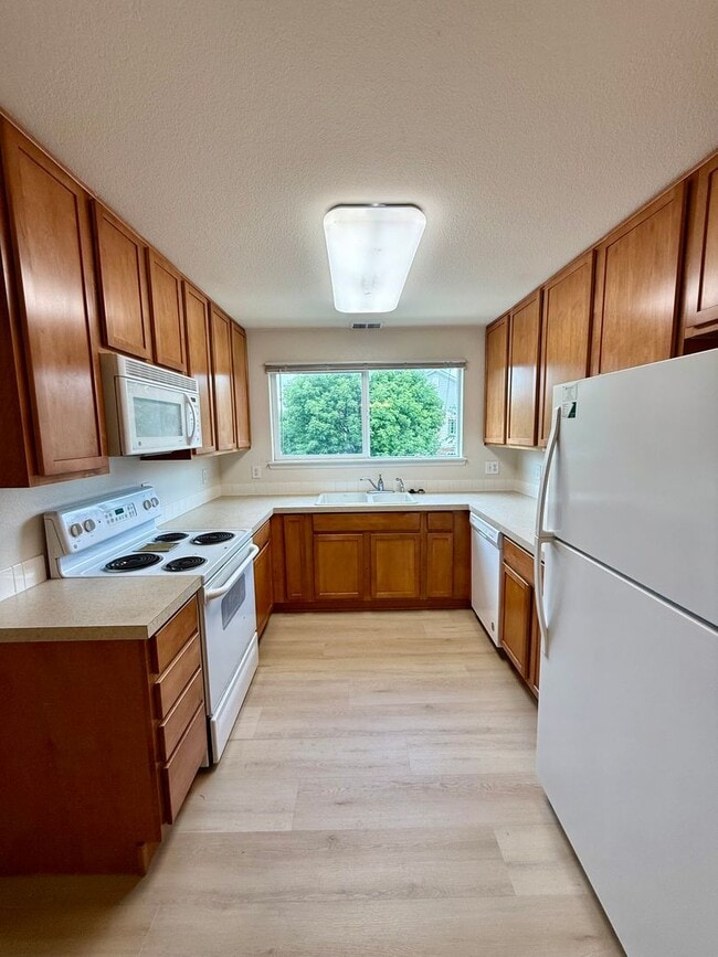 Building Photo - 4775 Hahns Peak Dr