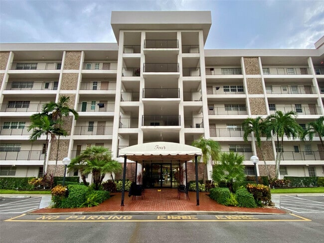 Building Photo - 3000 N Palm Aire Dr