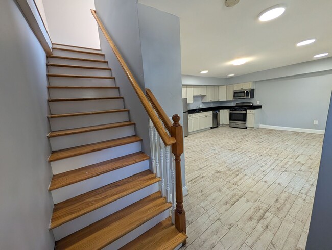 Building Photo - 1006 Summerfield Ave