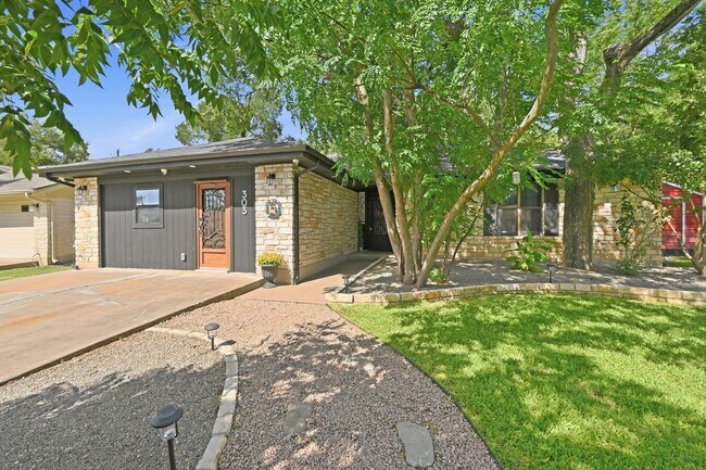 Foto del edificio - 303 Pin Oak Dr